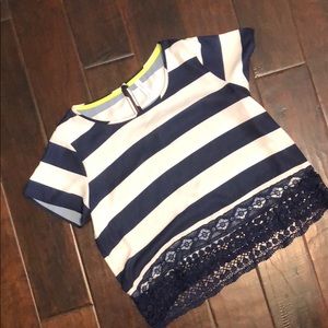 🔵⚪️ Blue /white striped top ⚪️🔵
